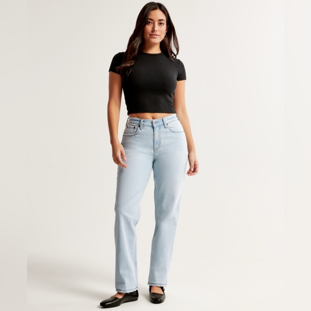 Women’s Abercrombie & Fitch 90’s Straight Mid Rise Blue Jeans